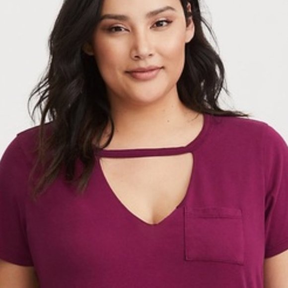 Last One! Torrid 6X  Berry Choker Blouse Tee NWT - Picture 3 of 10